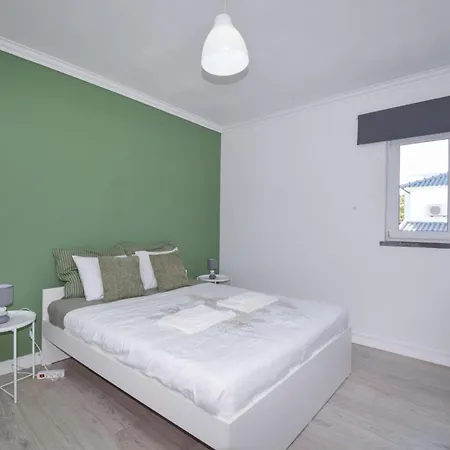 Marisol Village Nyaraló Corroios